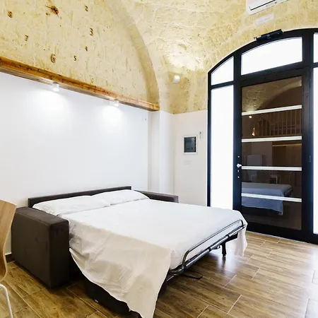 Guesthost - Scaringi Trani